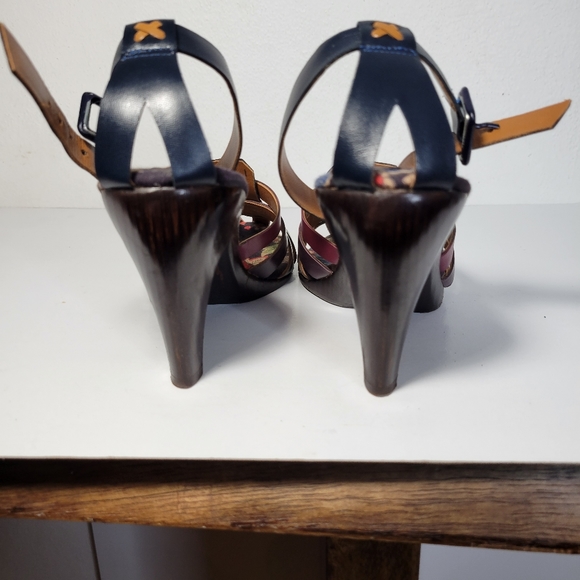 Womans Cydney Mandel Leather Heels Multi-colored woven Straps USA Made Size 6 - Picture 7 of 11